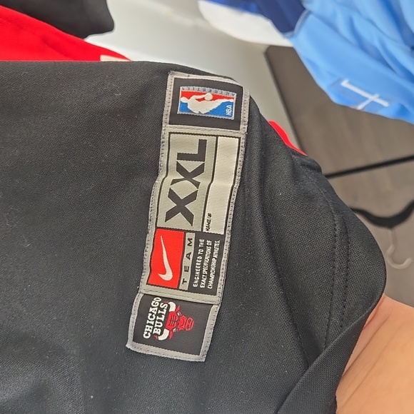 Vintage NIKE Chicago Bulls Warm up long sleeve - Picture 2 of 5